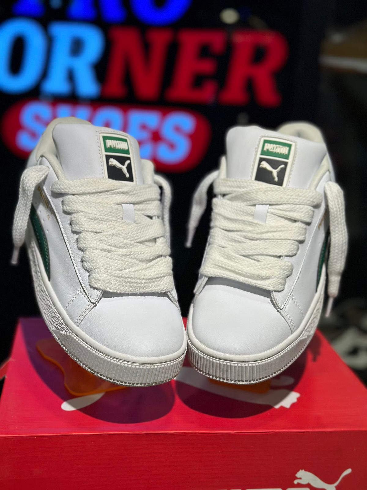 White Green white green 2